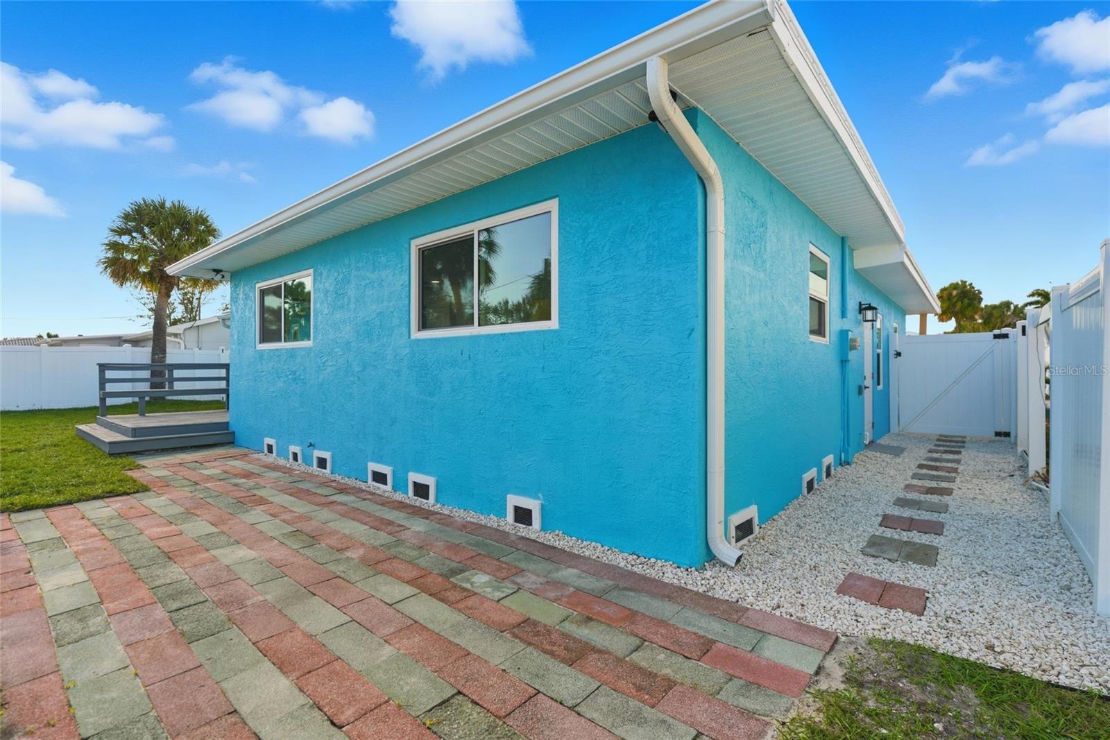 ST PETERSBURG BEACH NORTH UNIT 4 - Residential