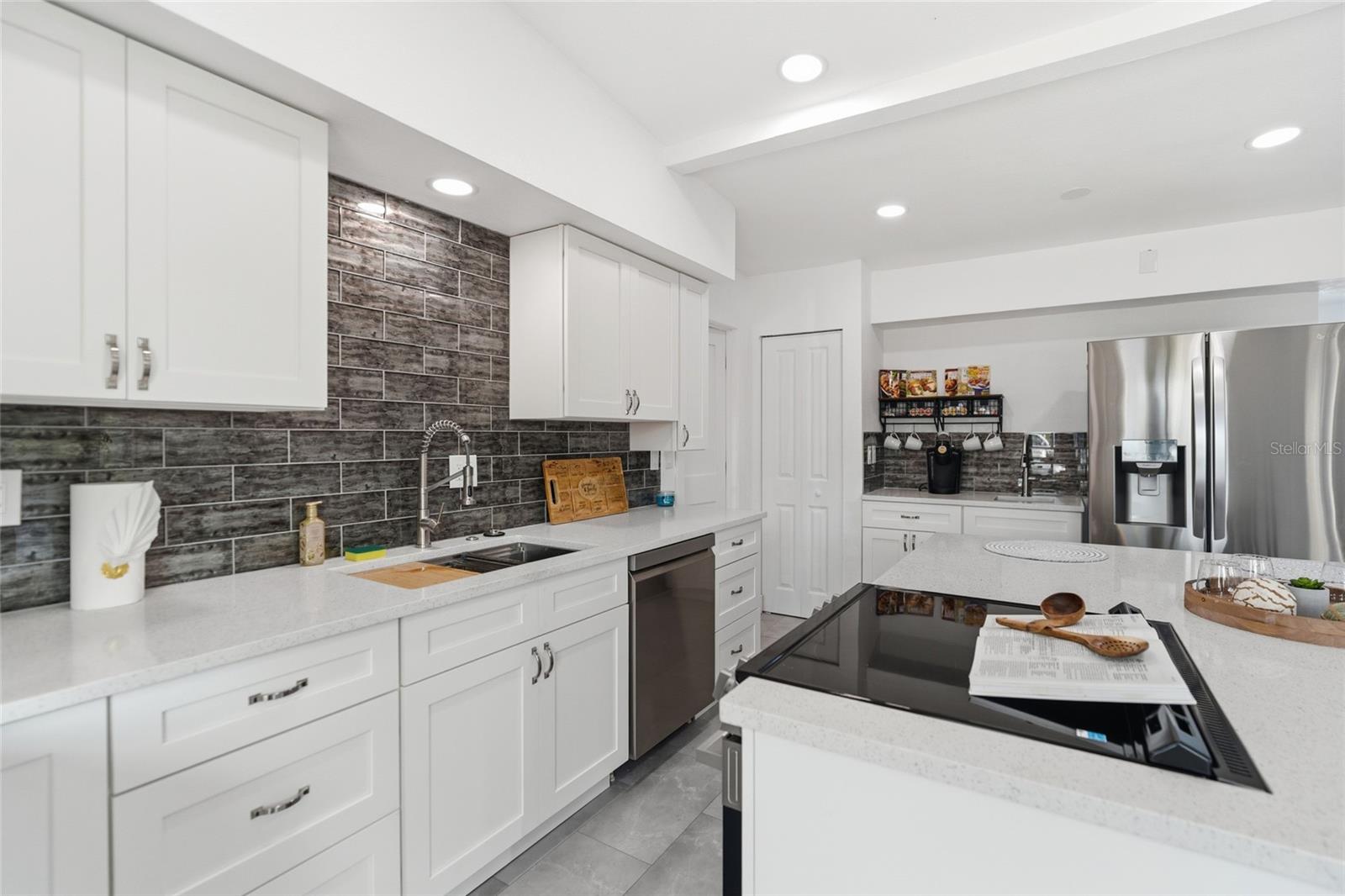 ST PETERSBURG BEACH NORTH UNIT 4 - Residential