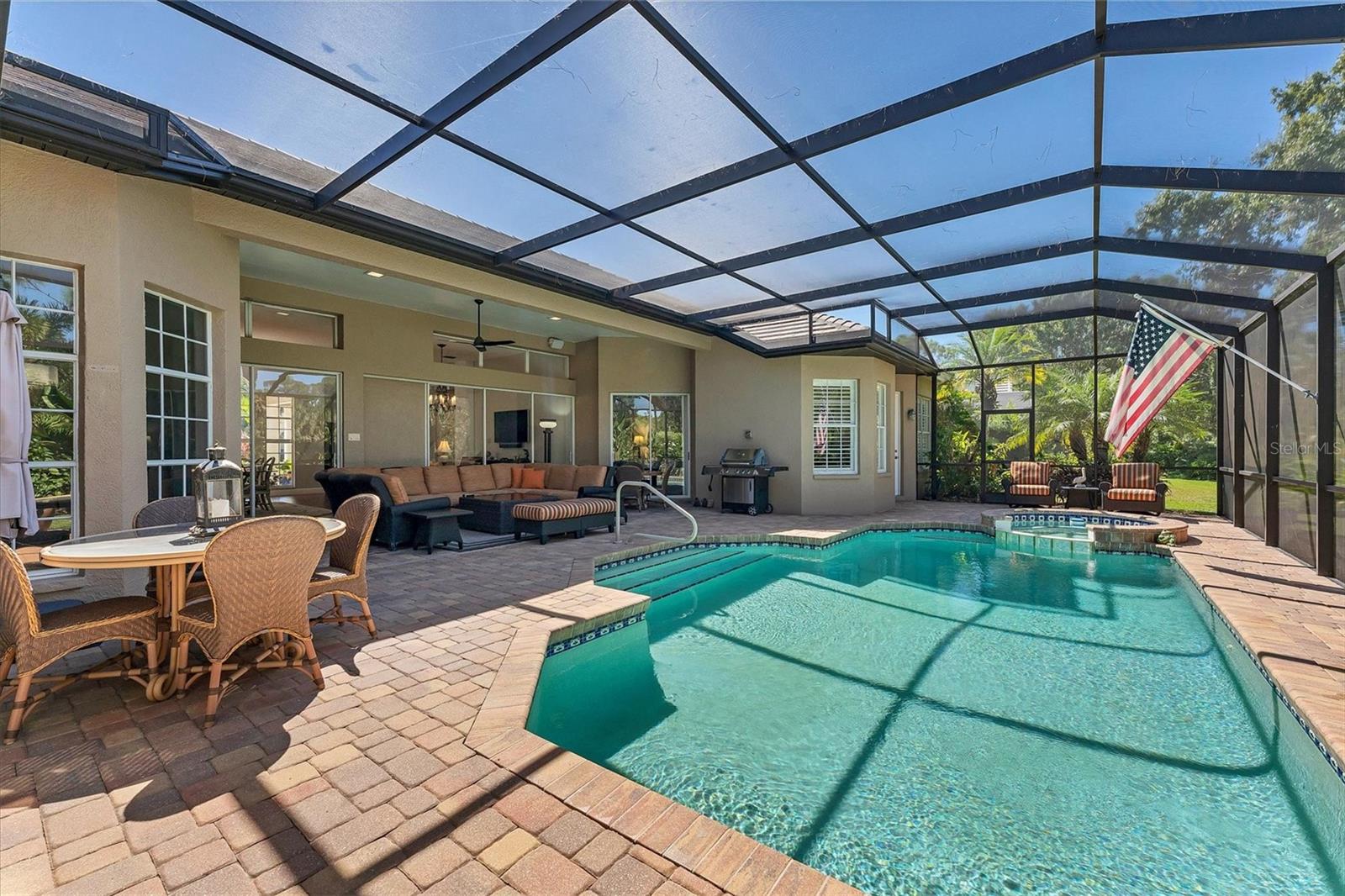 UNIVERSITY PARK COUNTRY CLUB - Residential