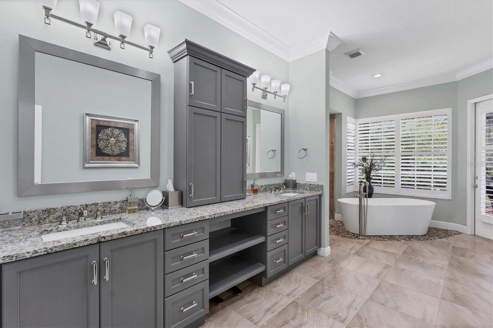 UNIVERSITY PARK COUNTRY CLUB - Residential