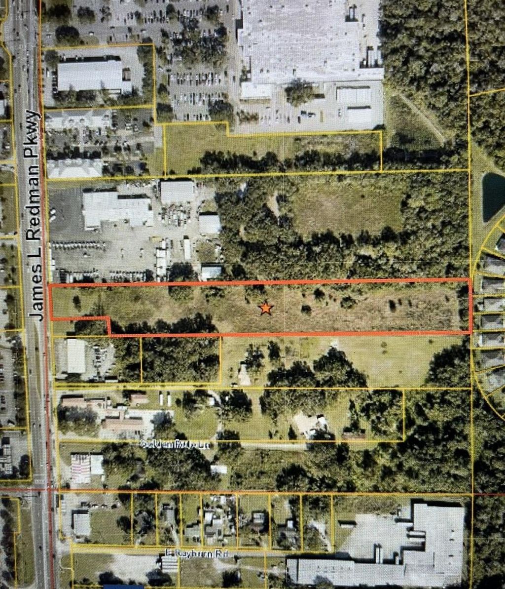 Photo of 2906 James L Redman Parkway, Plant City, FL 33566 (MLS # K4902219)