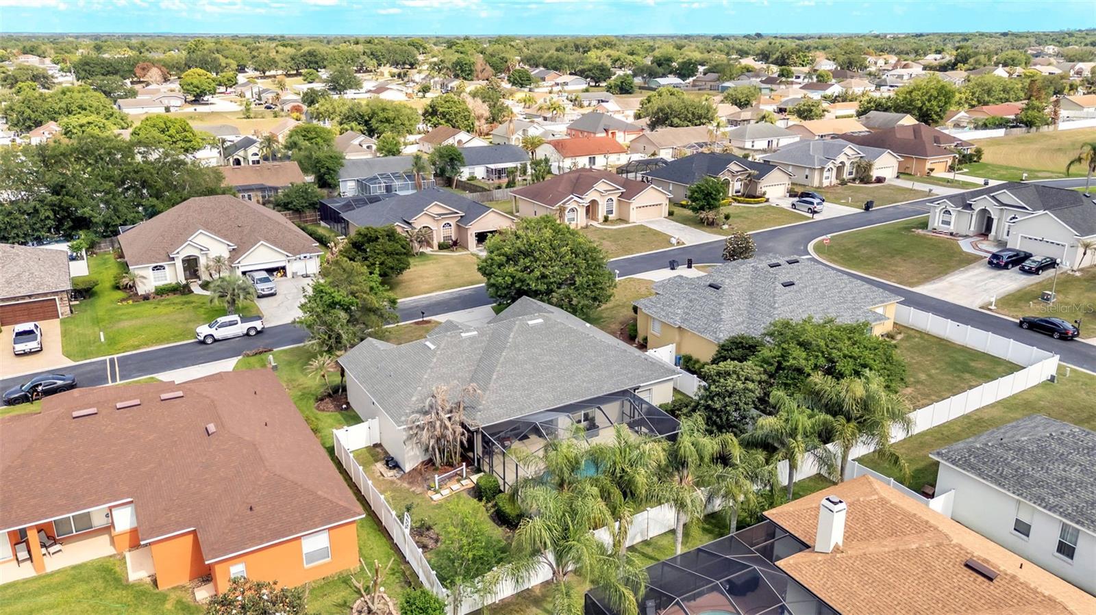 VINTAGE VIEW - Residential