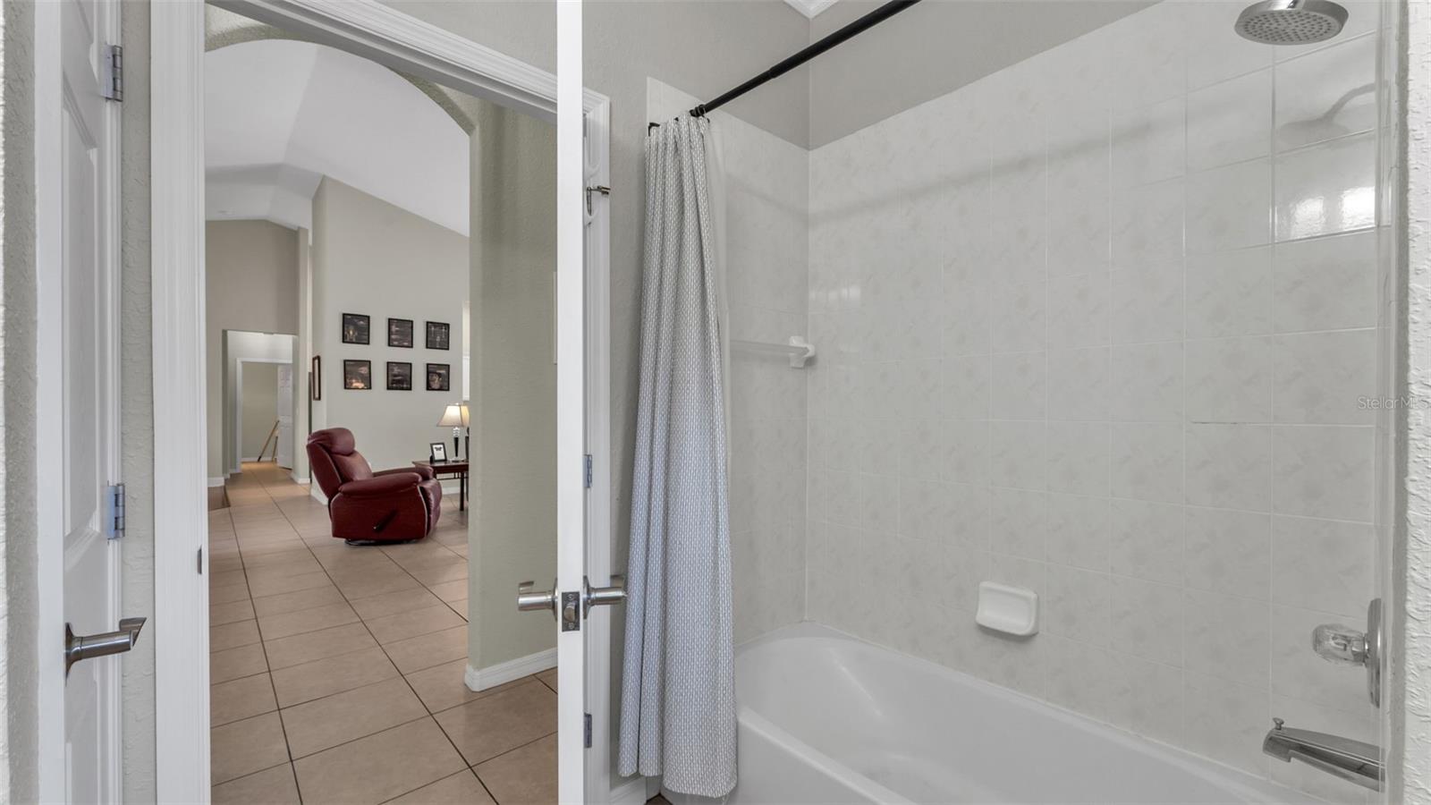 VINTAGE VIEW - Residential