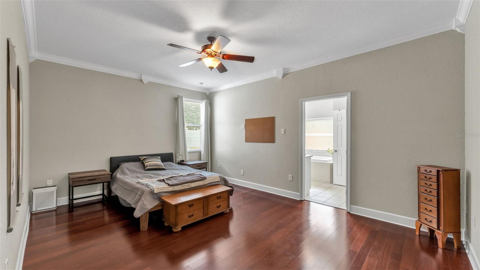 VINTAGE VIEW - Residential