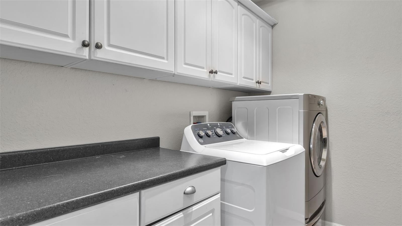 VINTAGE VIEW - Residential