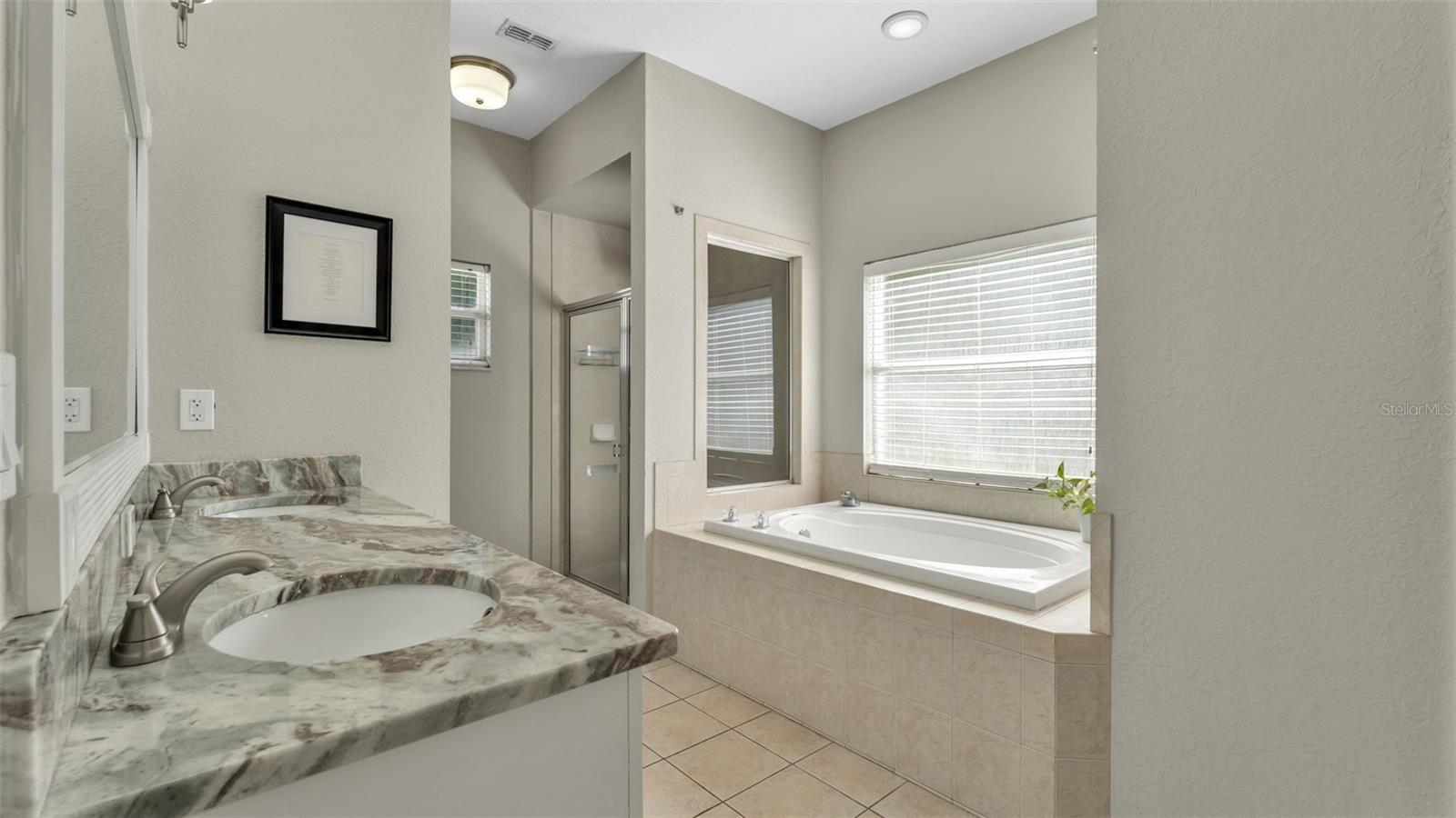 VINTAGE VIEW - Residential