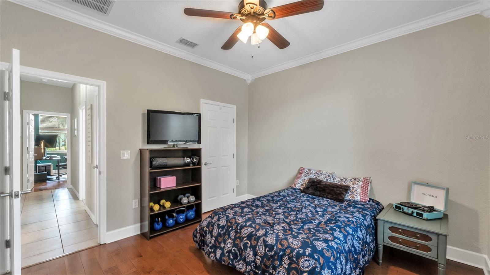 VINTAGE VIEW - Residential