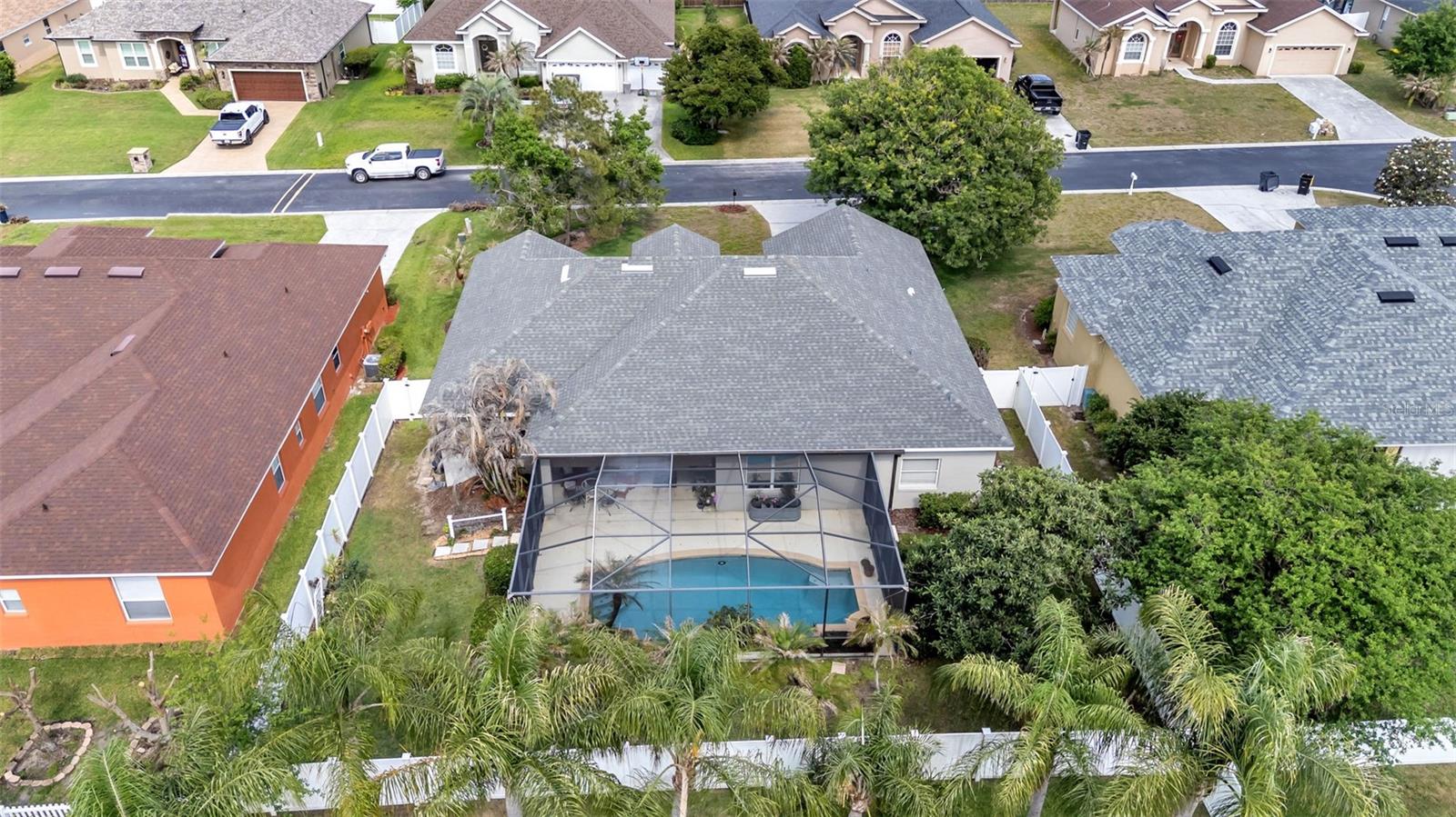 VINTAGE VIEW - Residential