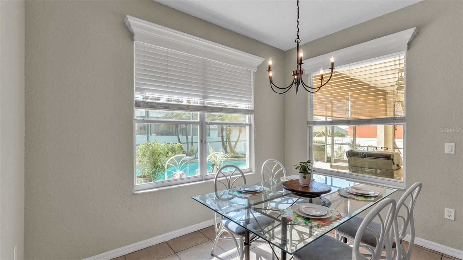 VINTAGE VIEW - Residential