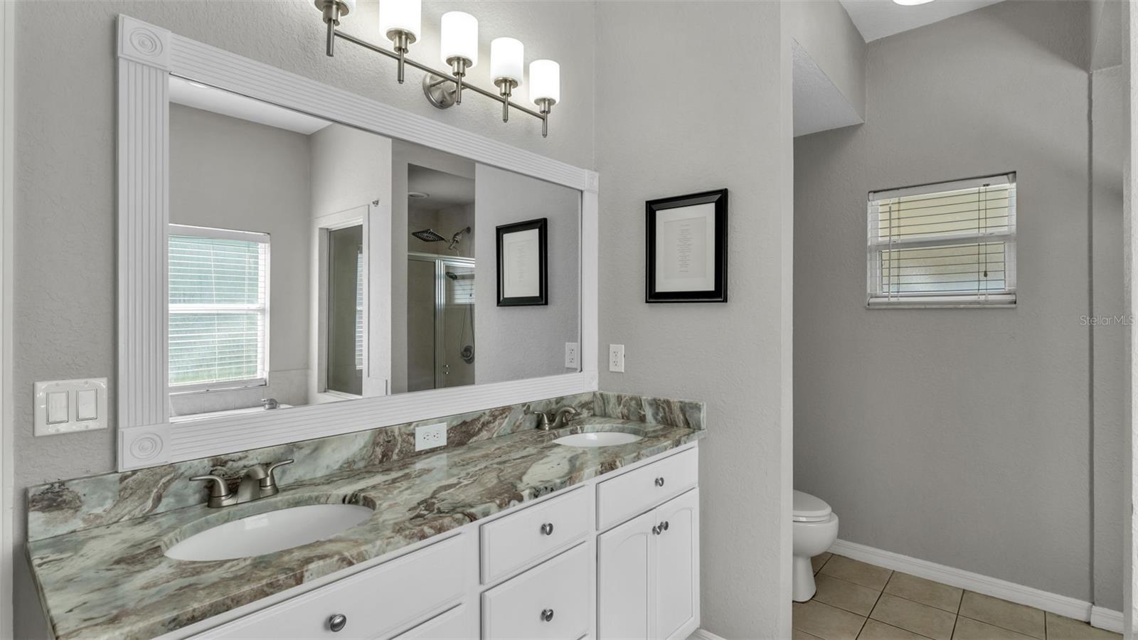 VINTAGE VIEW - Residential