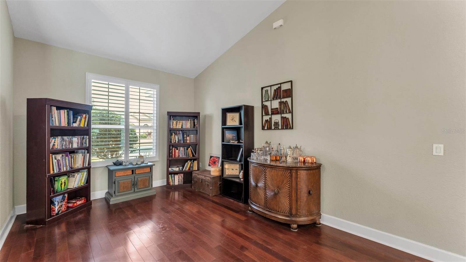 VINTAGE VIEW - Residential