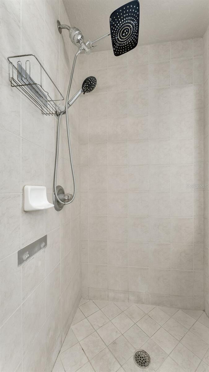 VINTAGE VIEW - Residential