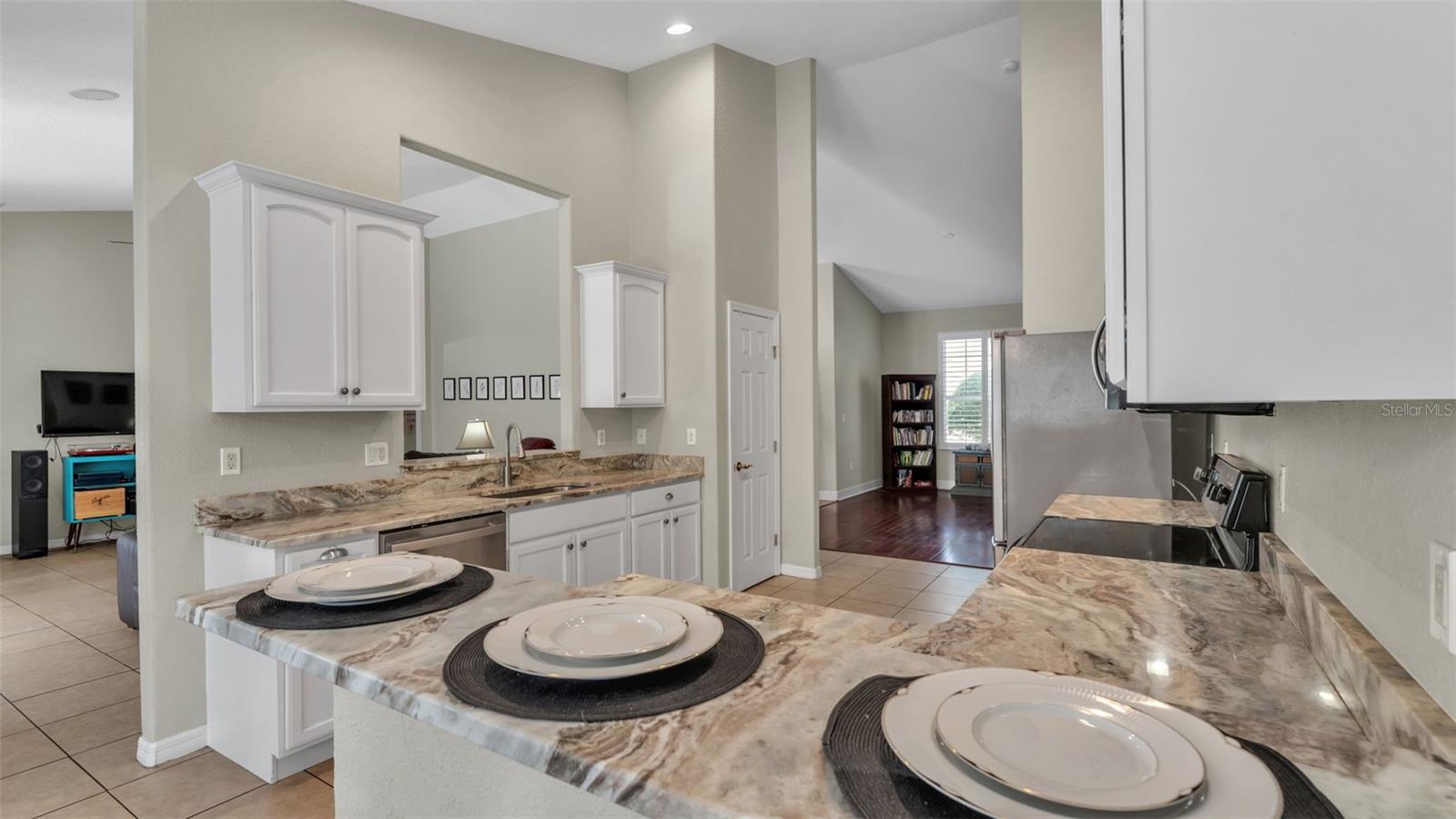 VINTAGE VIEW - Residential