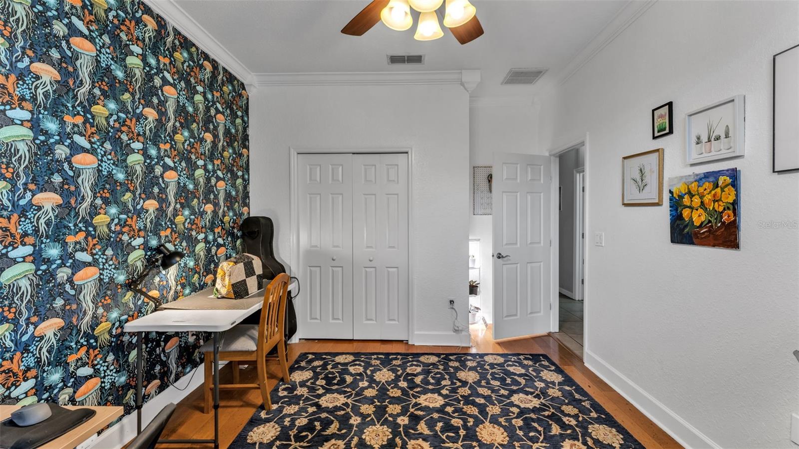 VINTAGE VIEW - Residential