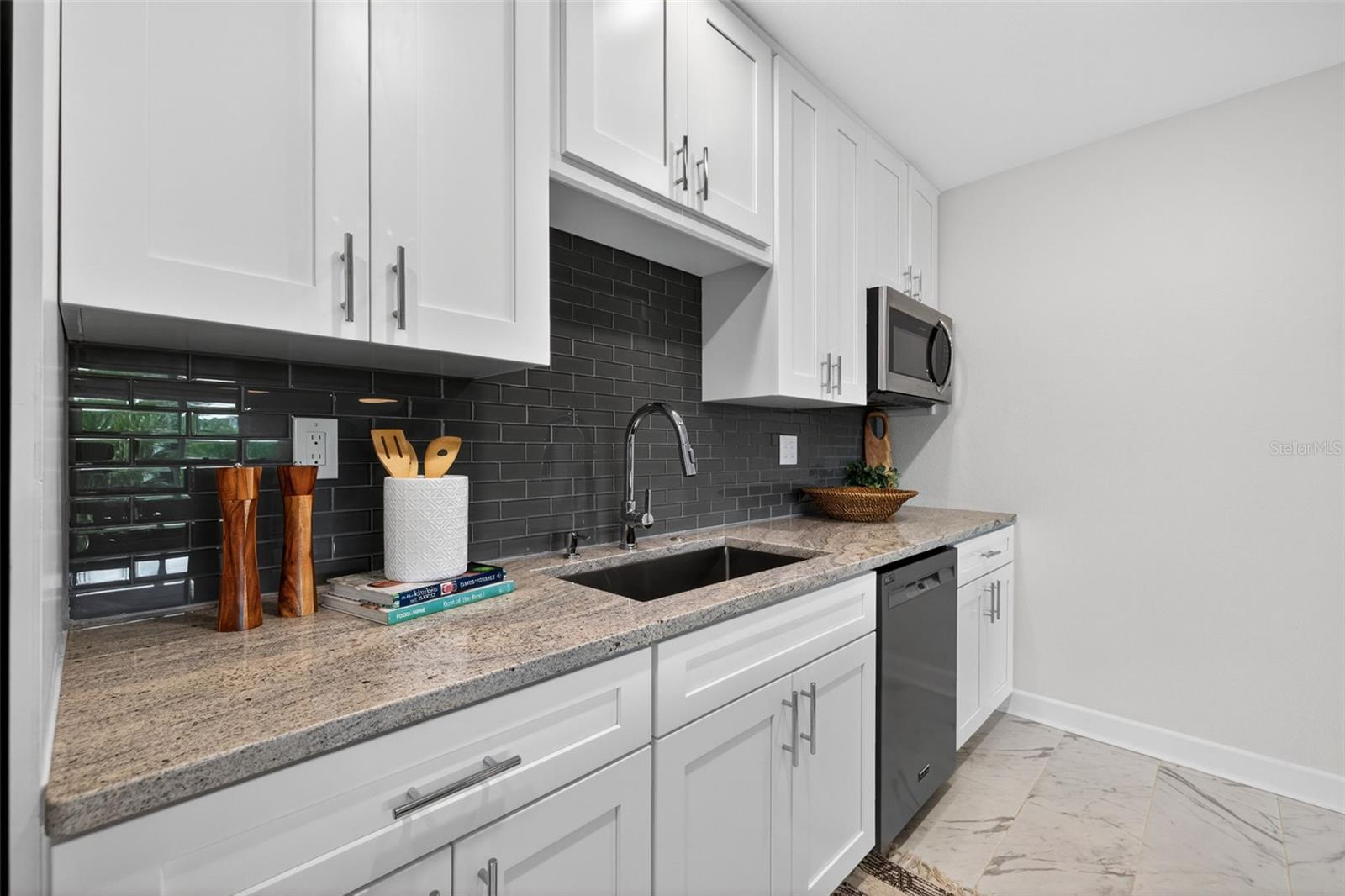 SHORE ACRES BUTTERFLY LAKE REP - Residential