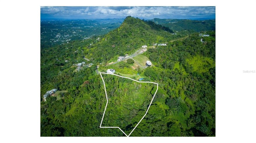 Prime Investment Opportunity in Bayamón

Take advantage of this strategic investment opportunity with immediate access to State Road 879 in Bayamón. This property features:

-1.70 Acres with direct frontage on State Road 879.
-Leveled Topography, ready for development.
-R-G Zoning (Rural-General), offering versatile potential.