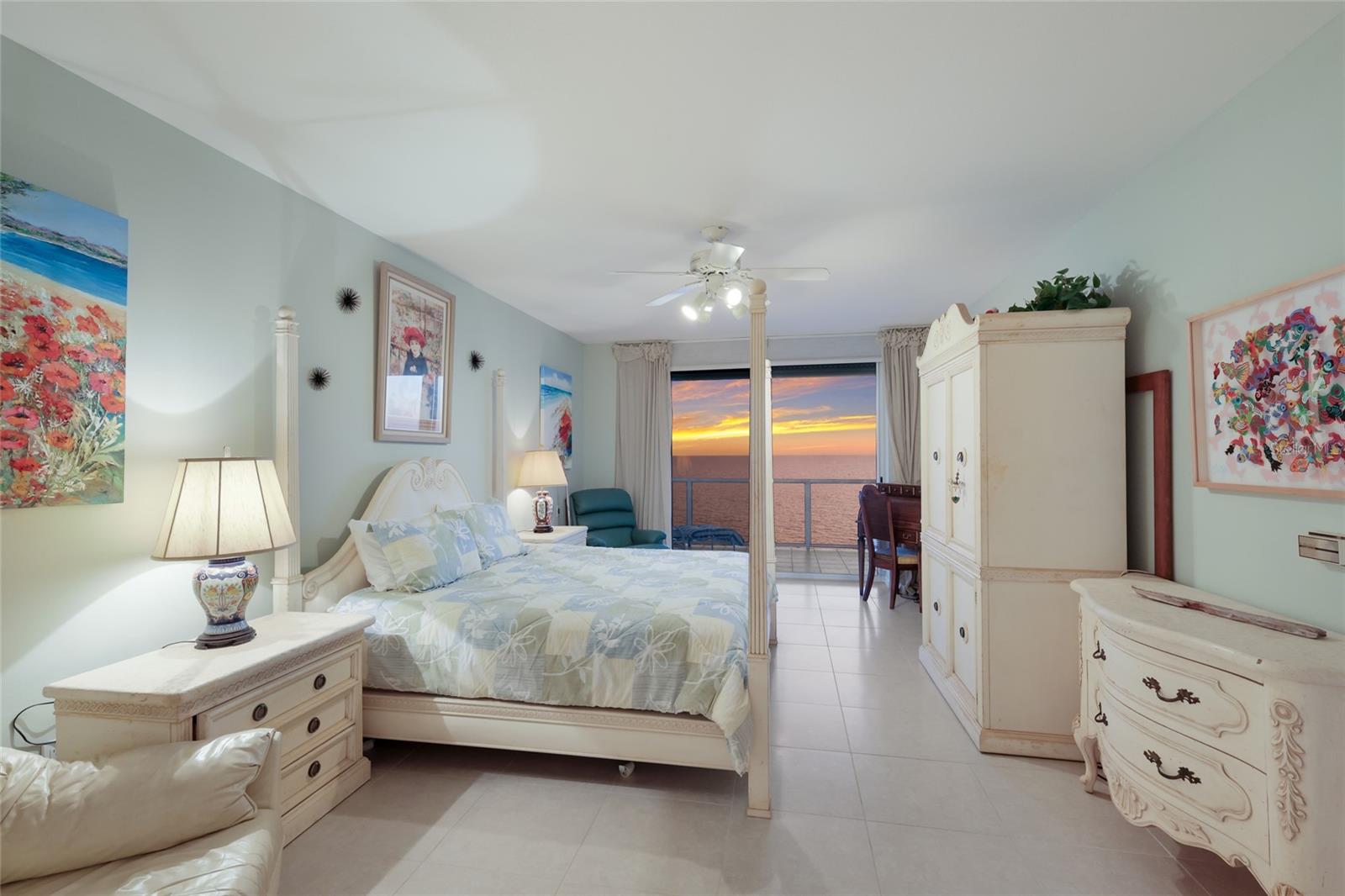 L ELEGANCE ON LIDO BEACH - Residential