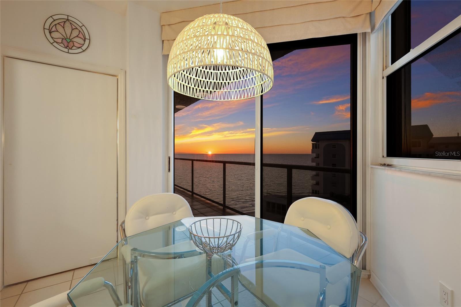 L ELEGANCE ON LIDO BEACH - Residential