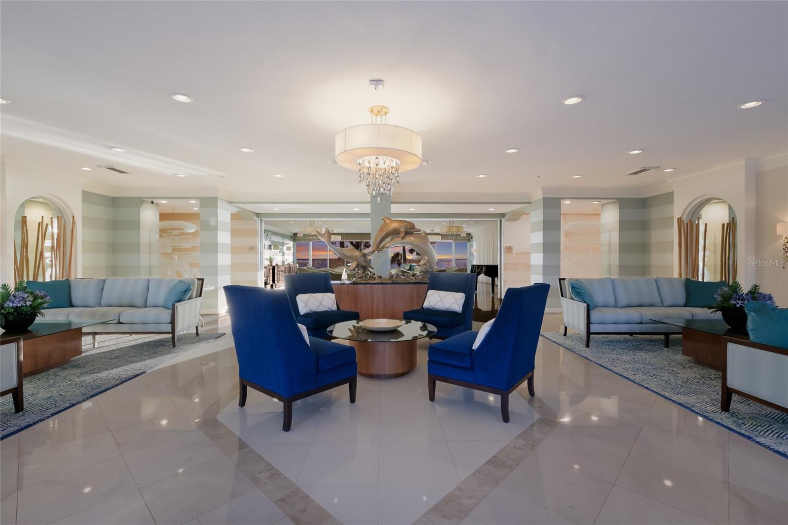 L ELEGANCE ON LIDO BEACH - Residential