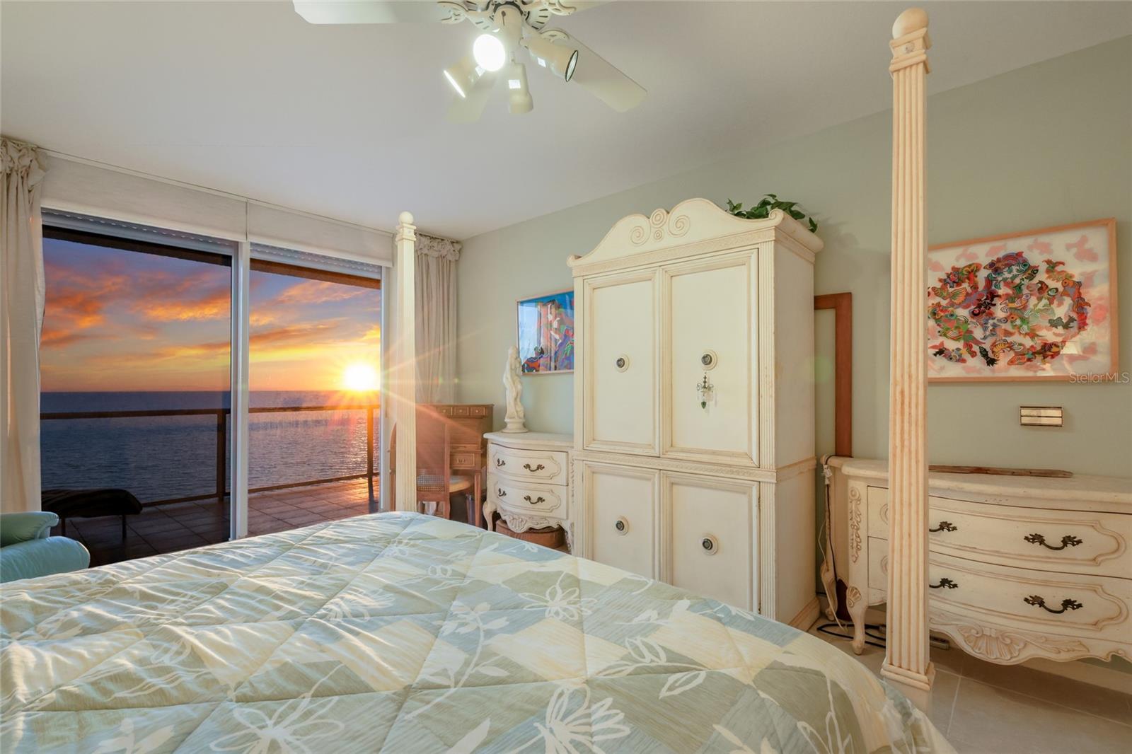 L ELEGANCE ON LIDO BEACH - Residential