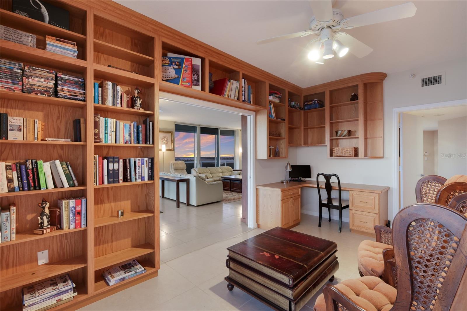 L ELEGANCE ON LIDO BEACH - Residential