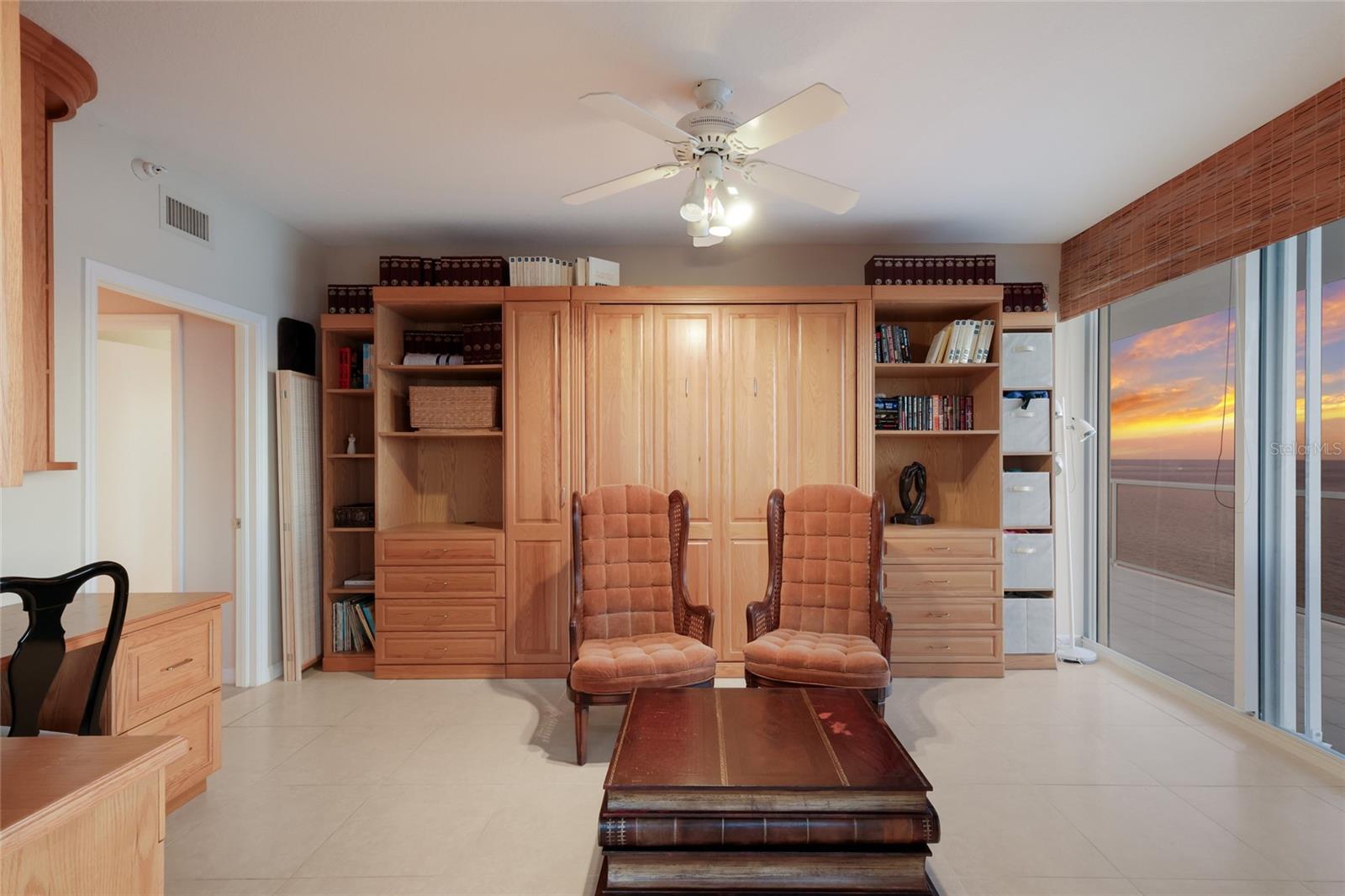 L ELEGANCE ON LIDO BEACH - Residential