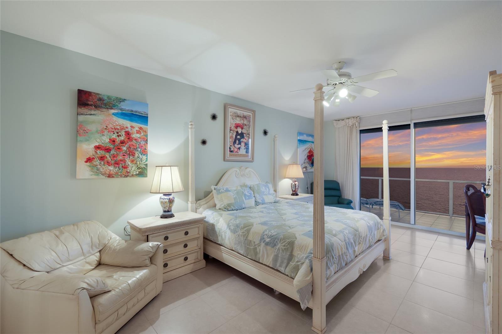 L ELEGANCE ON LIDO BEACH - Residential