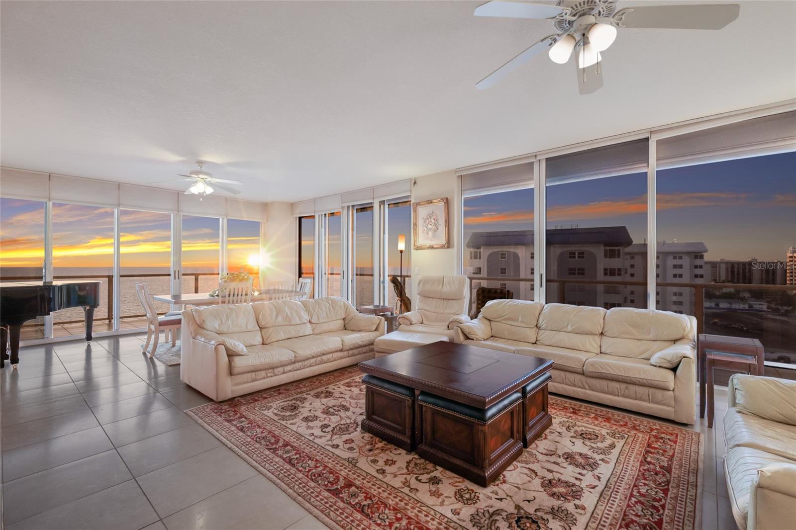 L ELEGANCE ON LIDO BEACH - Residential