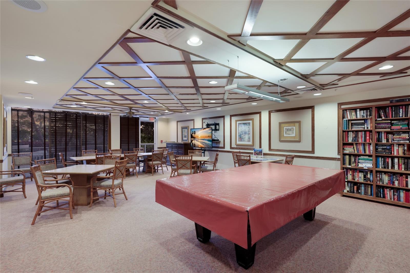 L ELEGANCE ON LIDO BEACH - Residential