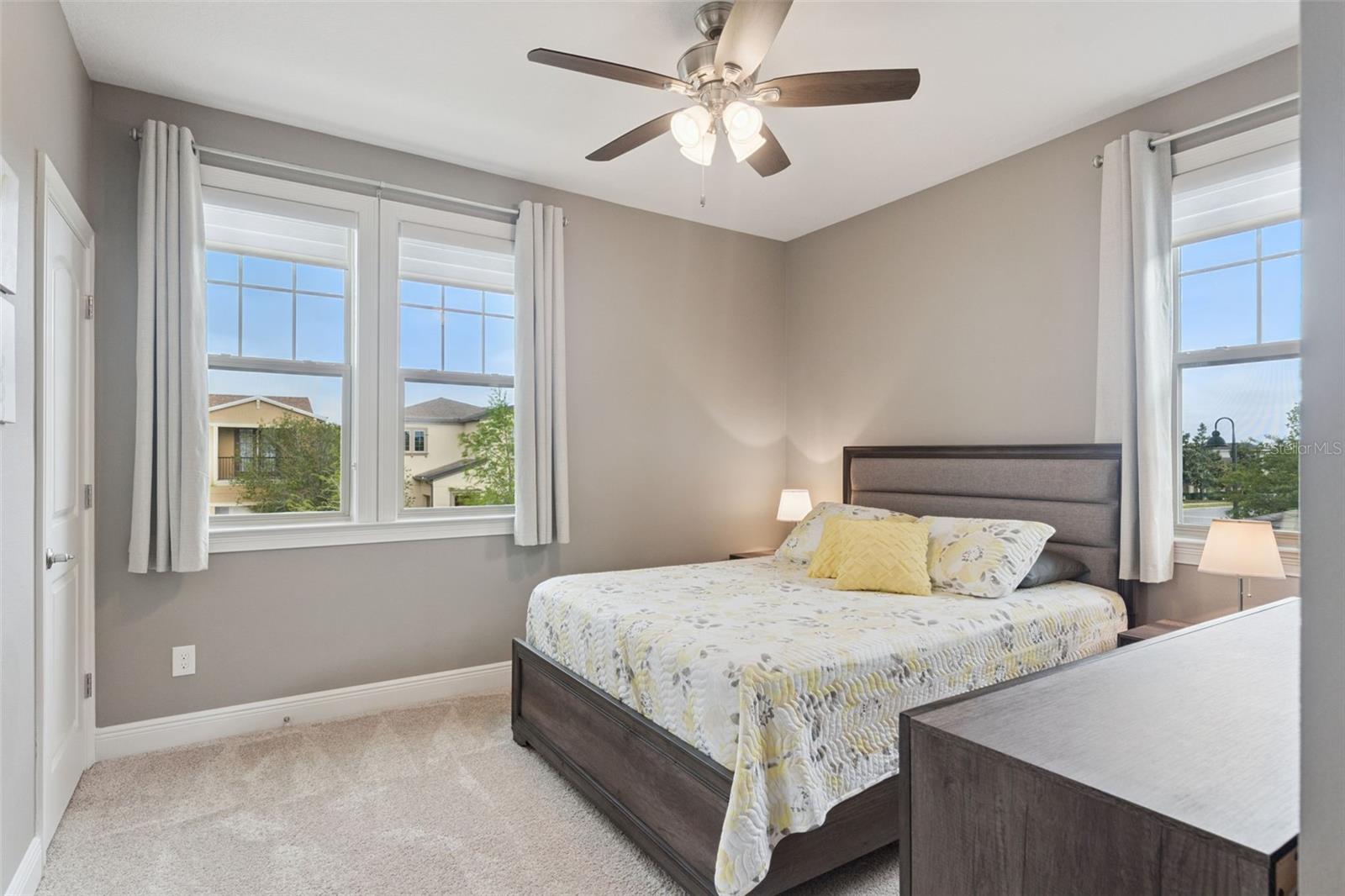 WATERSIDE/JOHNS LK-PH 2A - Residential