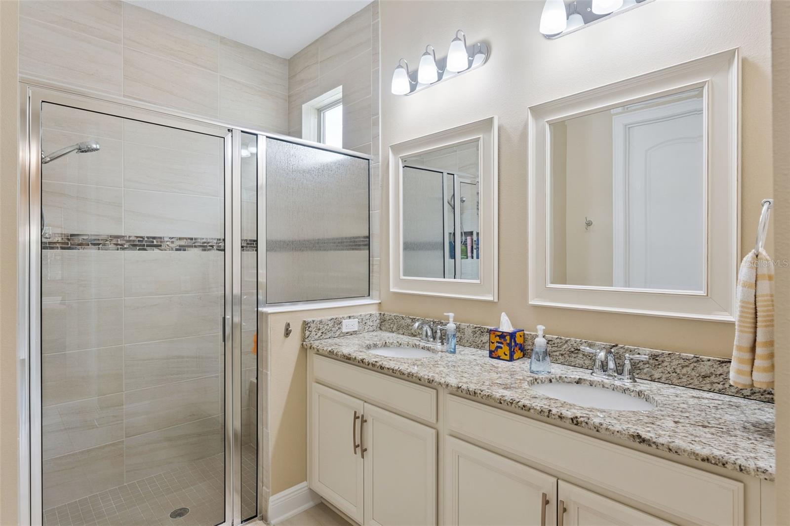 WATERSIDE/JOHNS LK-PH 2A - Residential