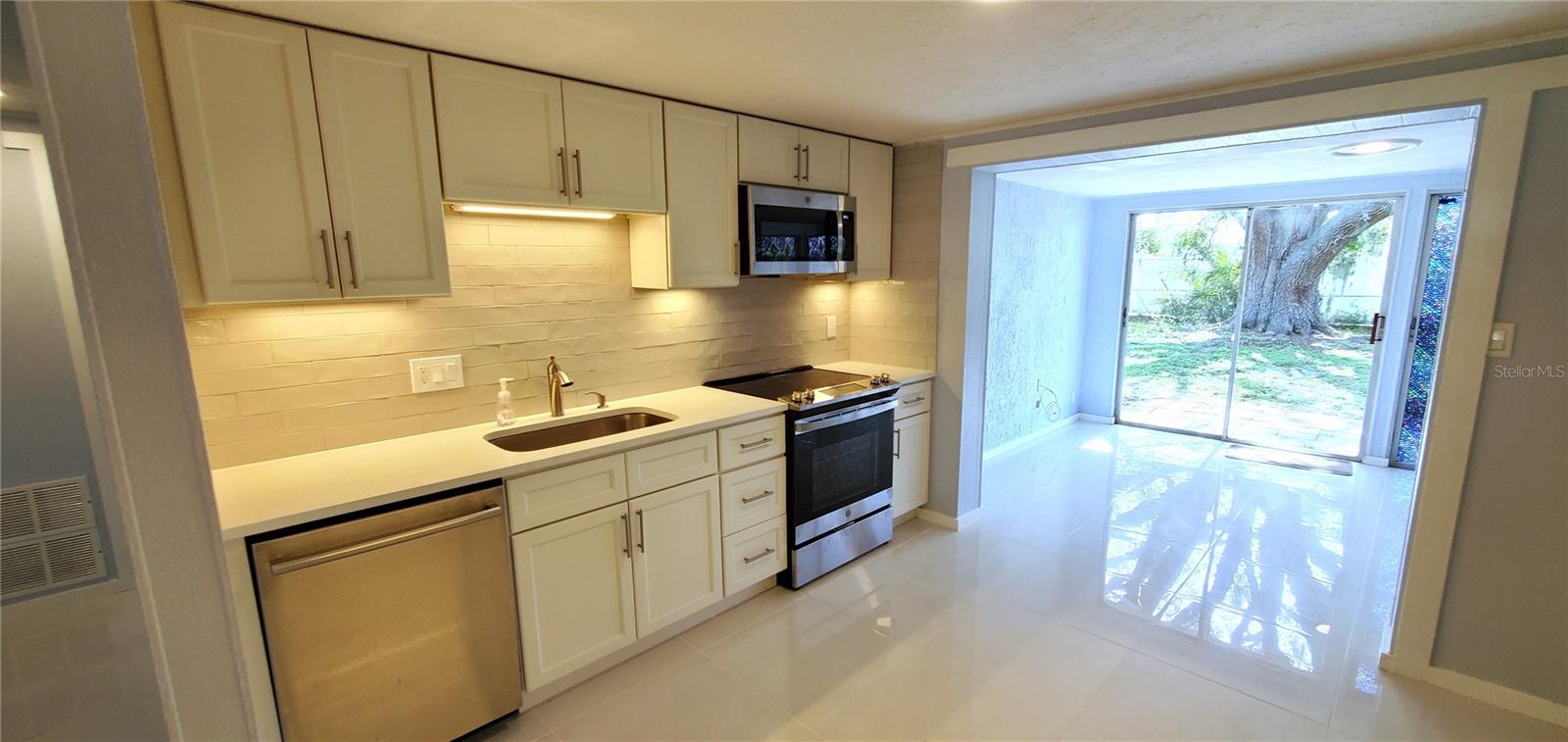 SUN HAVEN - Residential Lease