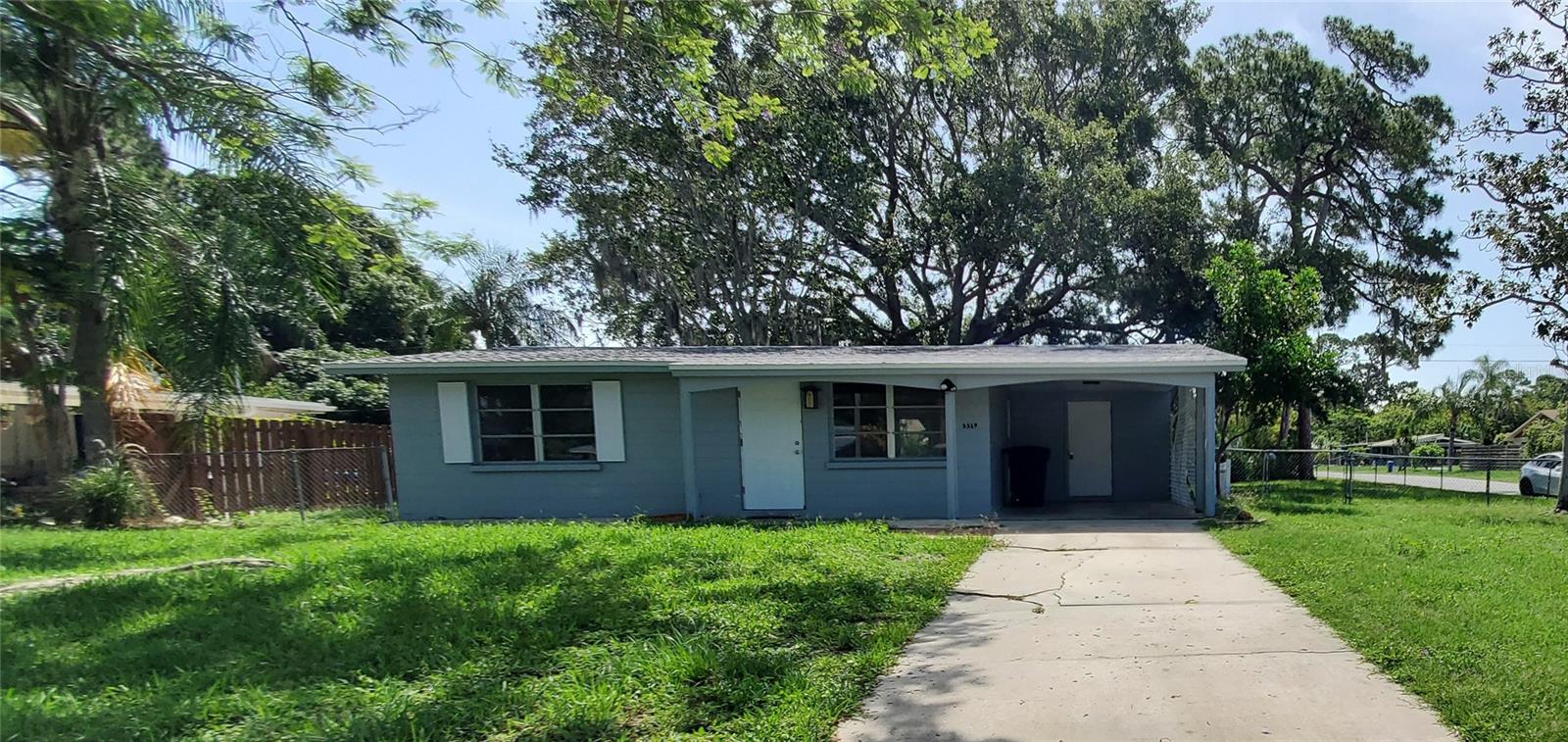 Renovated Single Family Home with 2 bedrooms, 1 bathroom situated on huge fully fenced in lot with gorgeous oak shade tree. Located near Clark Rd and Lockwood Ridge Rd which is 2.5 miles to Siesta Key. This adorable home features brand new kitchen with high end stainless steel appliances, shaker white cabinetry and solid surface countertops. New high gloss tile flooring throughout and freshly painted. Good credit (680+) required for all adult occupants, issue free background required. Income must be at least 3x the rent. No smoking or vaping allowed on premises. One adult dog under 35 lbs is permitted with $300 refundable pet deposit.