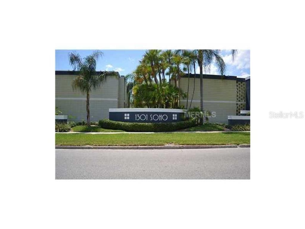 Photo of 1301 S Howard Avenue #B17, Tampa, FL 33606 (MLS # TB8496584)