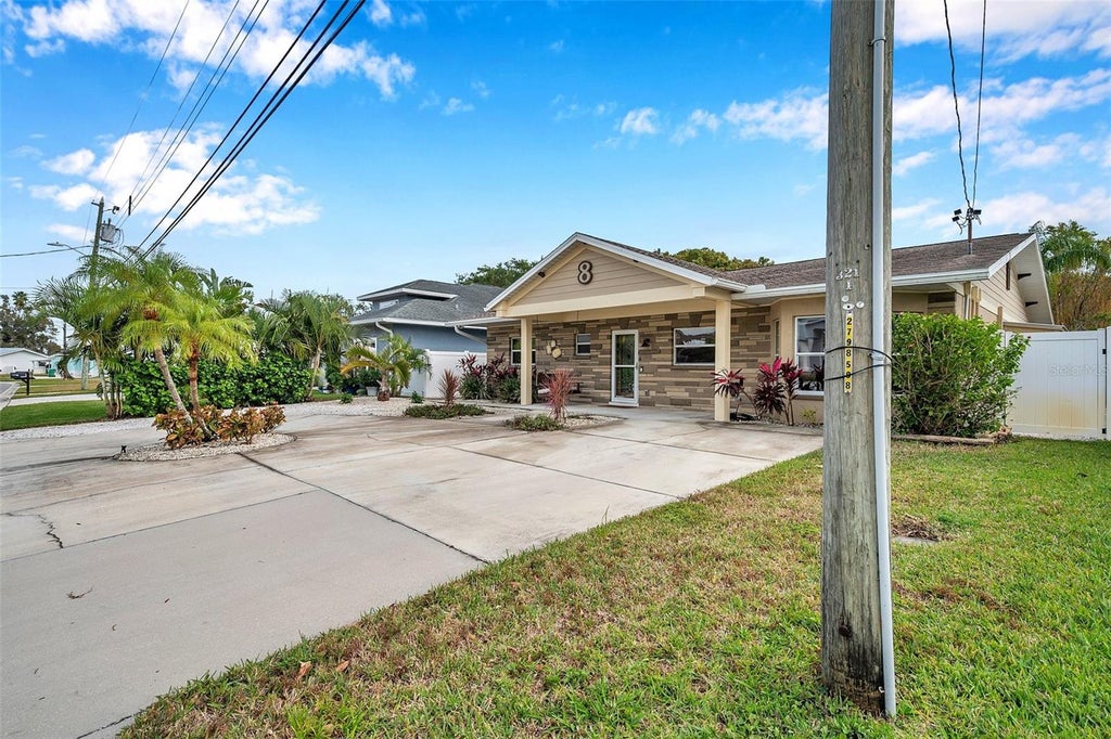 Photo of 8 Citrus Drive, Palm Harbor, FL 34684 (MLS # TB8553786)