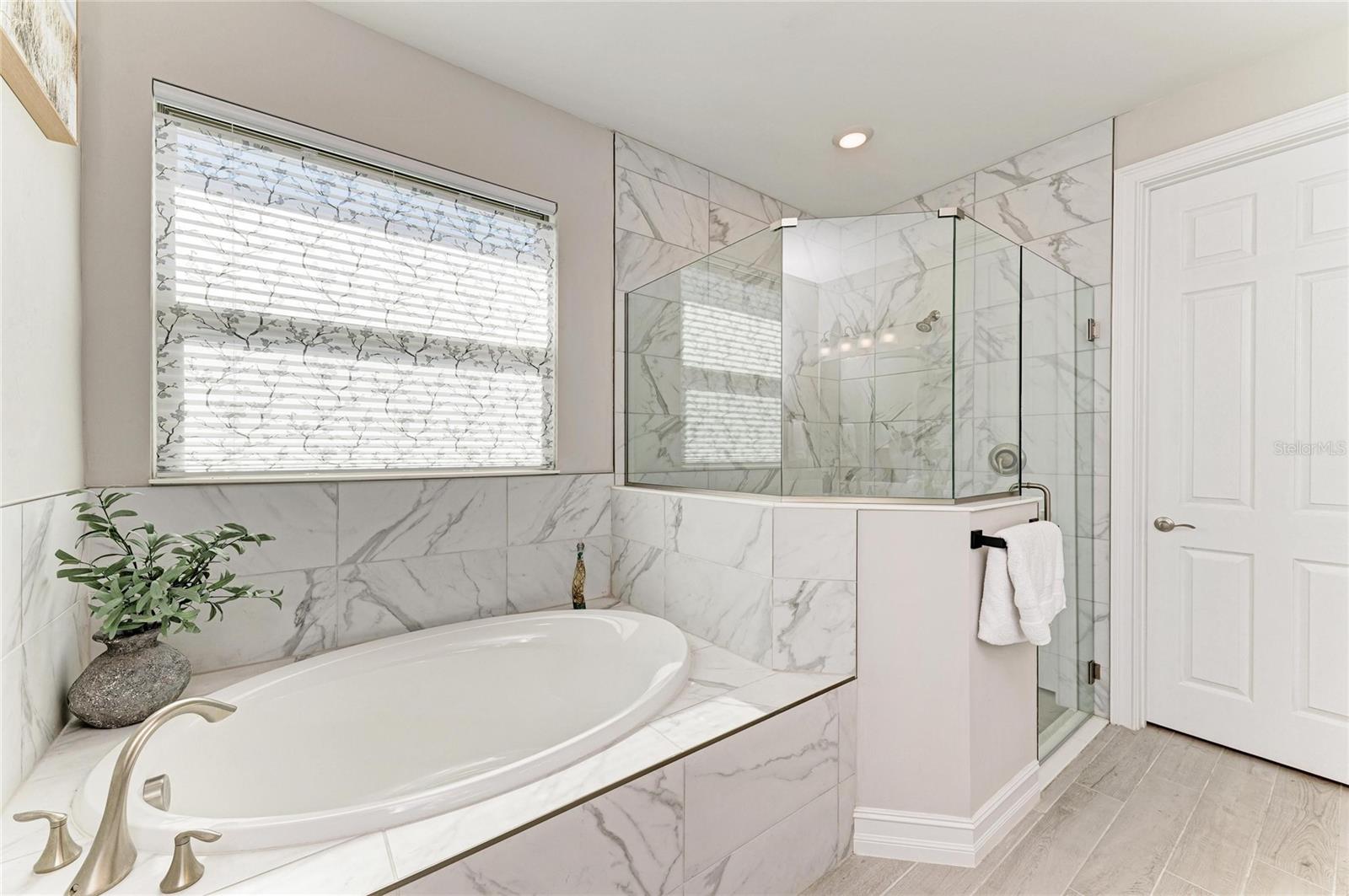 TOSCANA ISLES - Residential