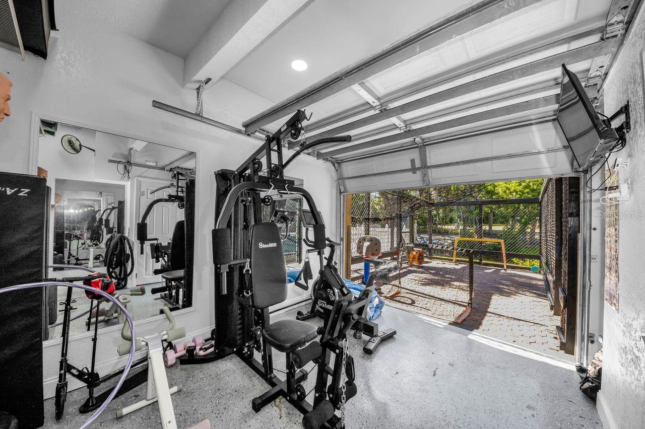 TROPIC SHORES - Residential