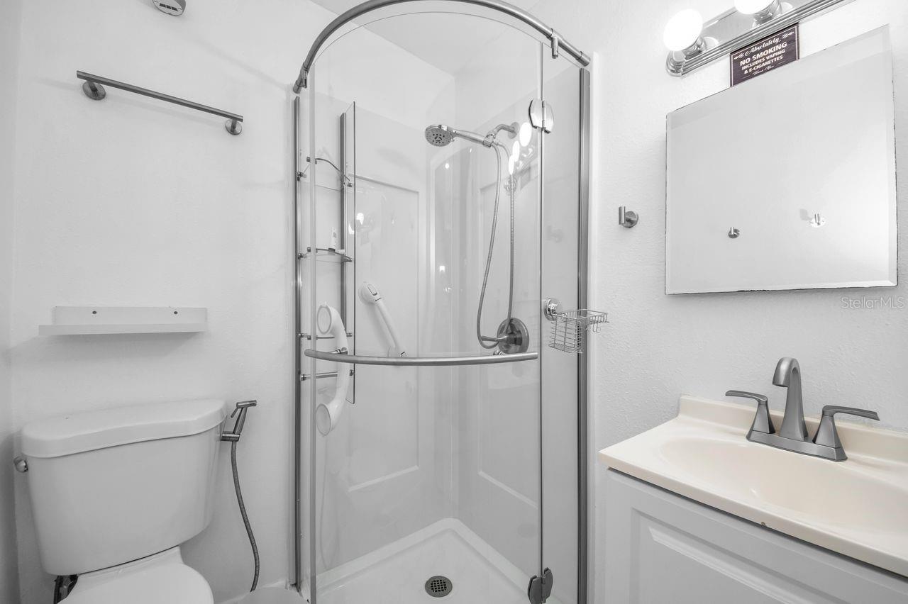 TROPIC SHORES - Residential