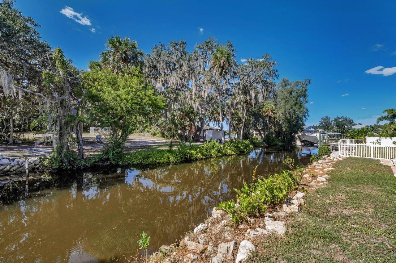 TROPIC SHORES - Residential