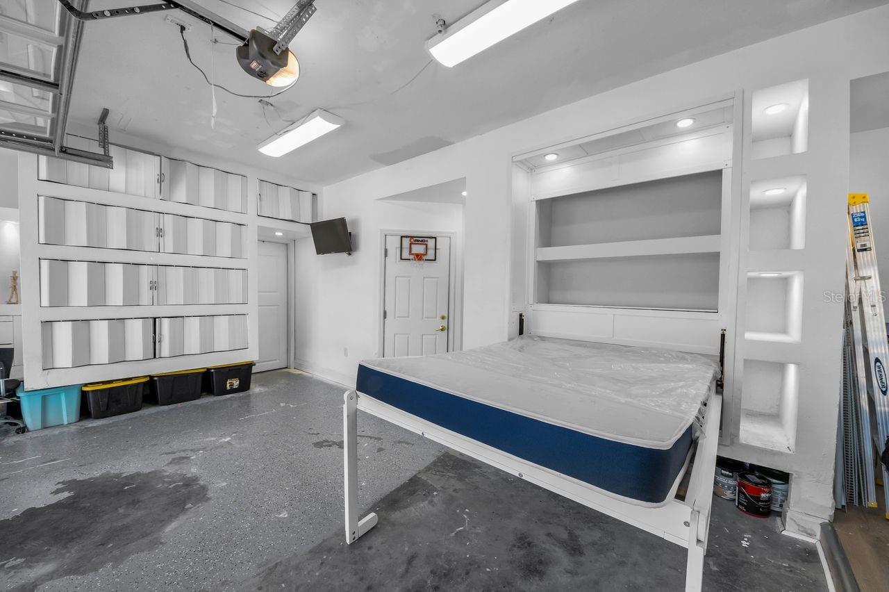 TROPIC SHORES - Residential