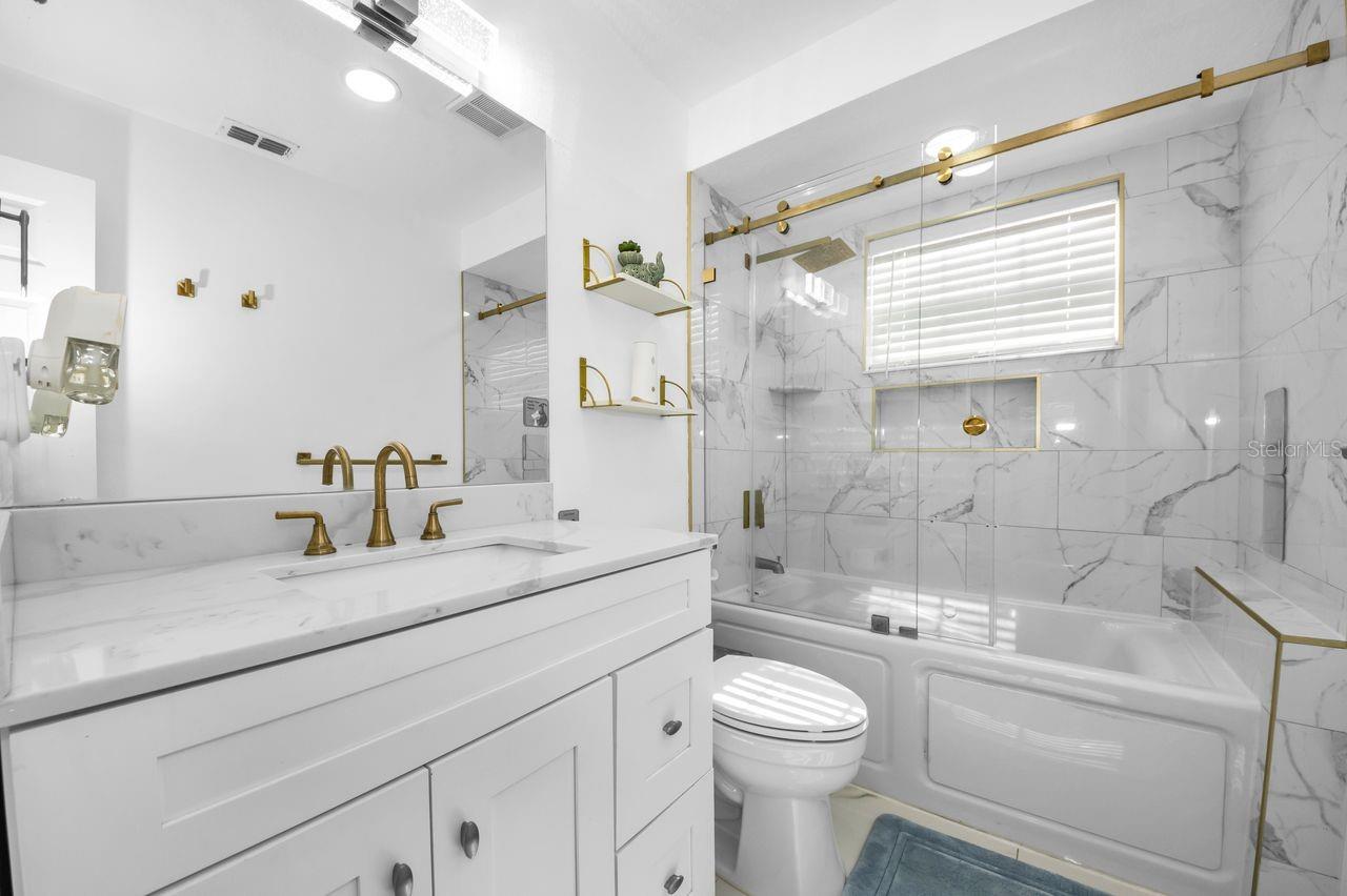 TROPIC SHORES - Residential