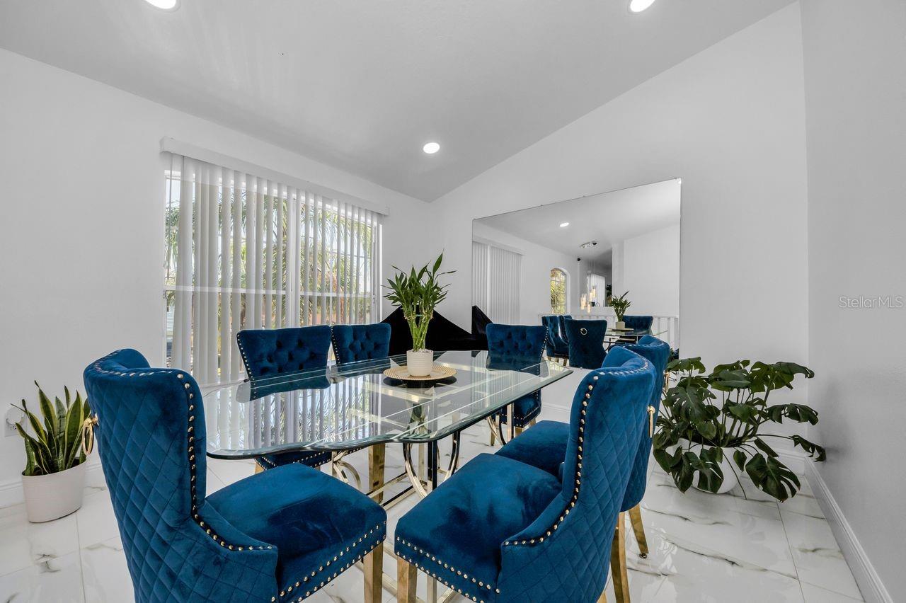 TROPIC SHORES - Residential