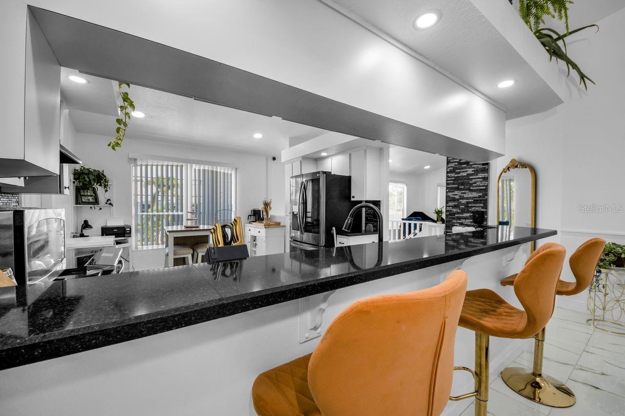 TROPIC SHORES - Residential