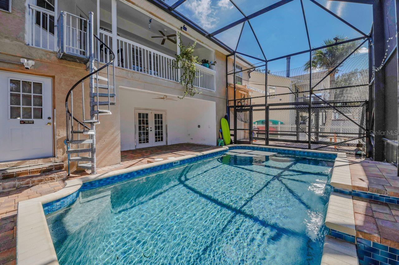 TROPIC SHORES - Residential