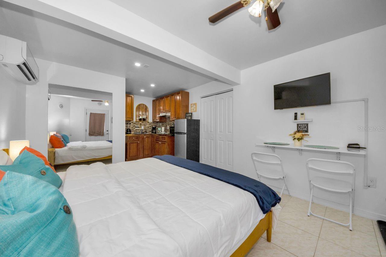 TROPIC SHORES - Residential