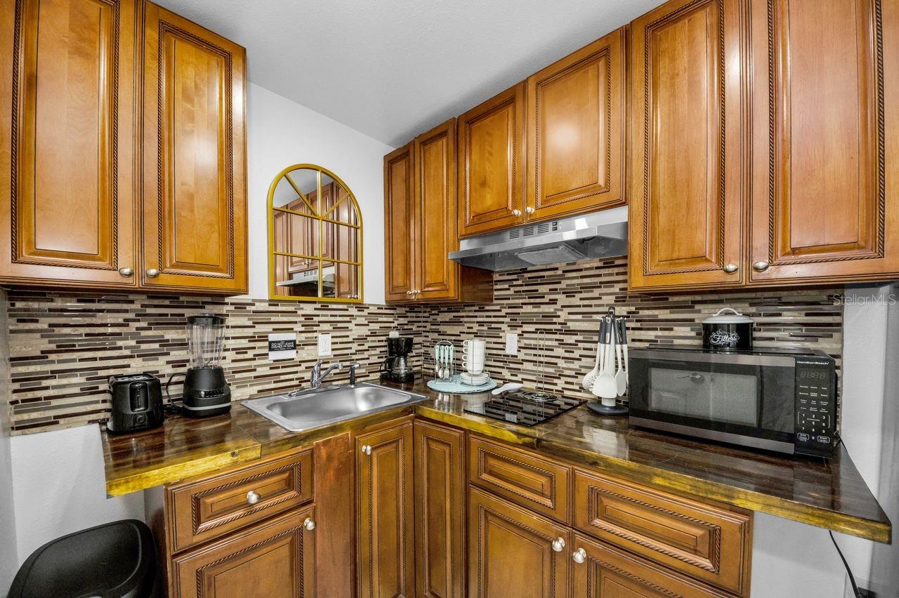 TROPIC SHORES - Residential