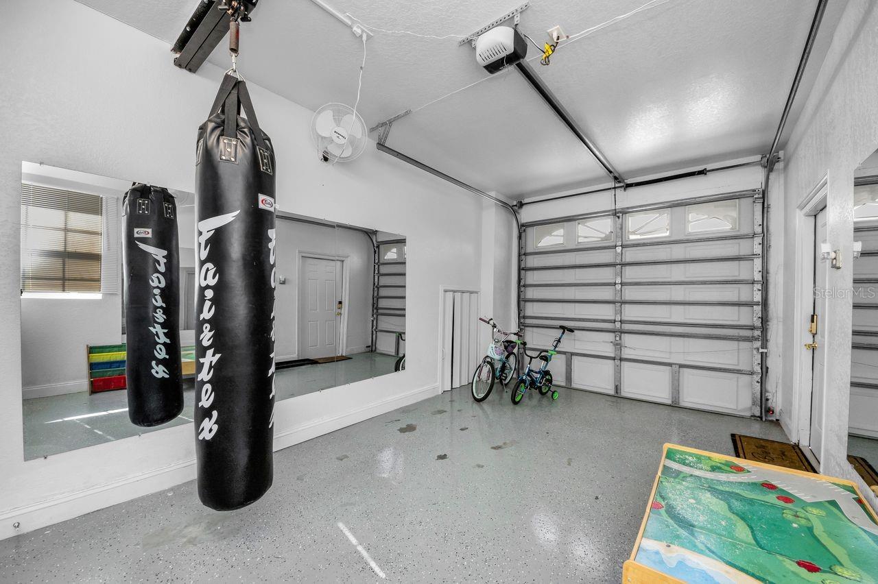 TROPIC SHORES - Residential