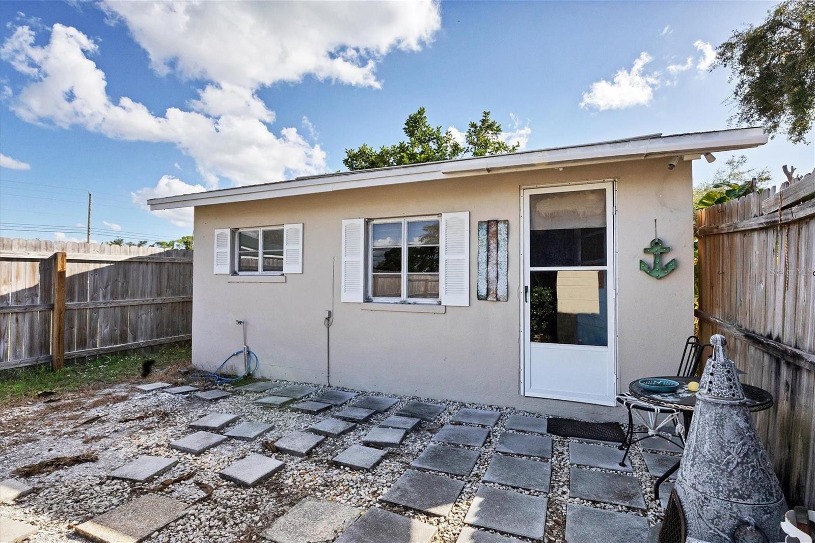 25 1ST AVENUE