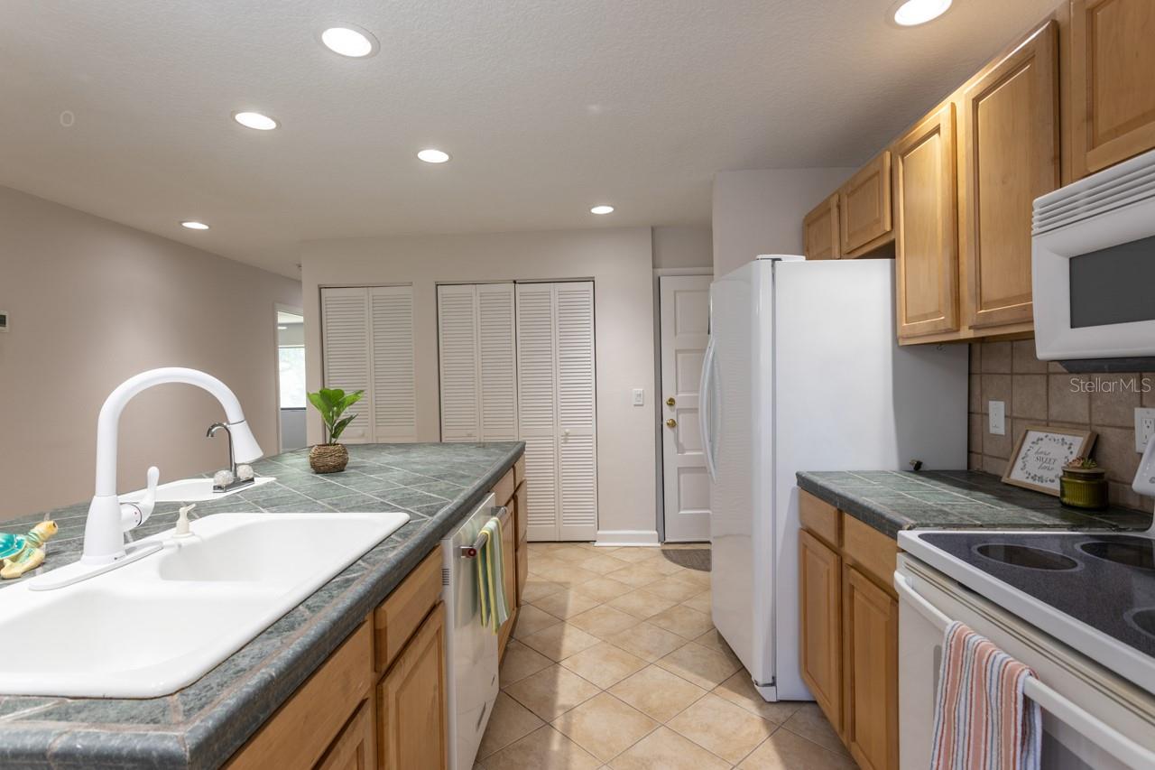 SHANGRI LA CONDO - Residential