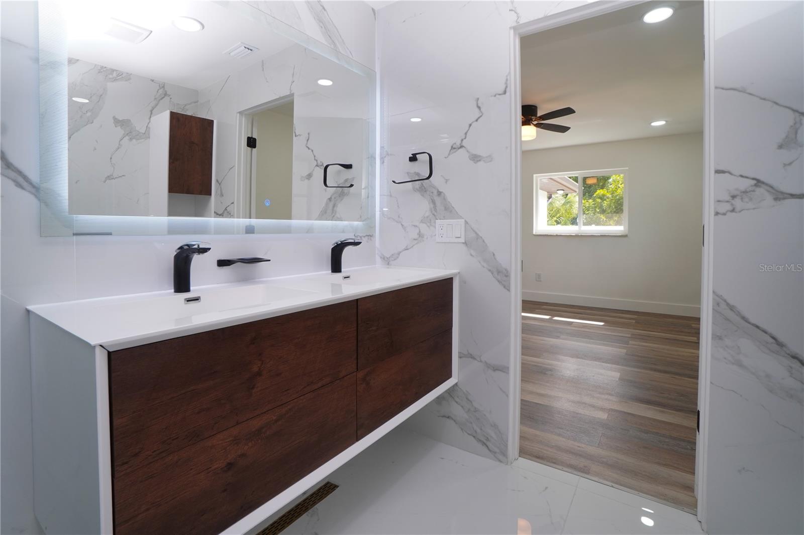 WARM MINERAL SPGS - Residential